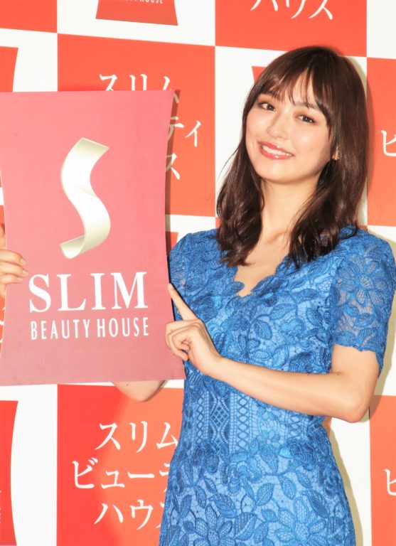 「内田理央、上島竜兵にキスを迫られ「ドキドキしました…」　ダチョウ倶楽部と共に「熱々おでん芸」も披露」1枚目/1
