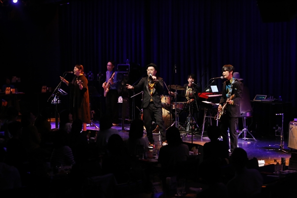 「21年目に歩み出したNONA REEVESの大阪でのライブレポートが到着！POP&#039;N SOULの更なる深化を体感する一夜」1枚目/10