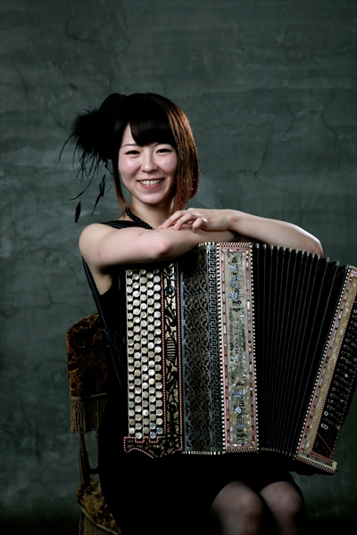 「梅田 蔦屋書店3周年イベントで【エディット・ピアフ没後55周年トリビュート】シリーズを開催」1枚目/1