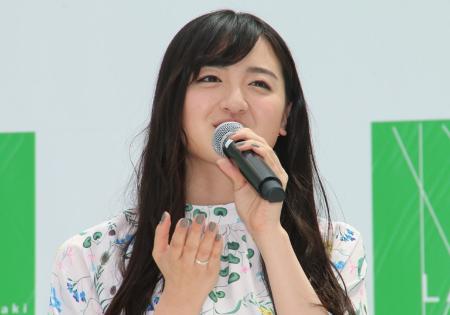 「女子大生シンガ－の鈴木瑛美子『恋雨』の主題歌で魅了　大泉洋、小松菜奈も「すてきです」とメッセ－ジ」1枚目/1