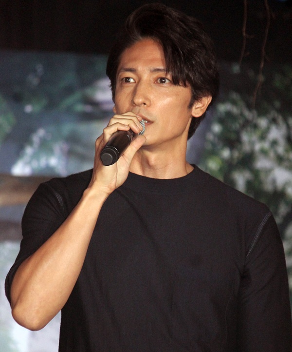 「玉木宏、３年ぶり『ジュラシック』で体力自慢　木村佳乃「経験でごまかします」」1枚目/1