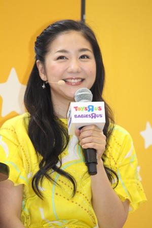 「関根麻里、夫Ｋの“子育て風景”を明かす　「寝かしつけの子守唄が娘と合唱に」」1枚目/1