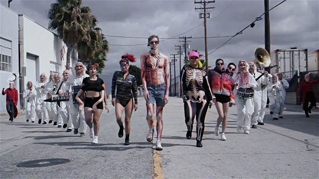 「＜Brainfeeder＞から新作をリリースするルイス・コール、ユーモアあふれるMVを公開」1枚目/2