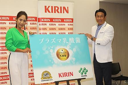 「宮本和知、ボクシング妻に戦々恐々？　「玄関にグロ－ブがあるとびっくりしちゃう」」1枚目/1