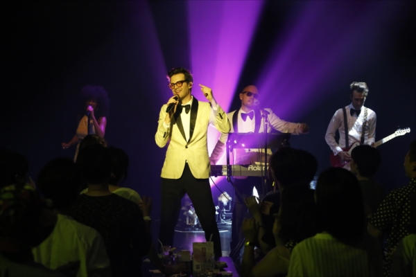 「ディスコ＆ファンク・ユニット「タキシード」の大阪公演レポートが到着 スロウナンバーからパーティチューンまで豪華セットリスト」1枚目/7