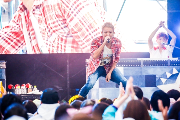 「ファンキー加藤、“持ってる”野外フリーライブとFM802の公開収録にファン歓喜」1枚目/12