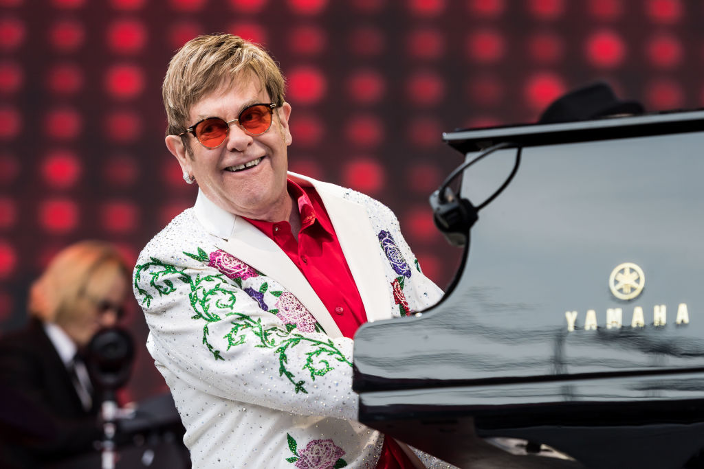 エルトン ジョンの伝記映画 Rocketman の予告が公開 主役は キングスマン シリーズのタロン エガートン Daily News Billboard Japan