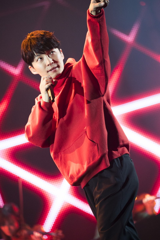 「星野源、自身初の5大ドームツアー開幕」1枚目/4