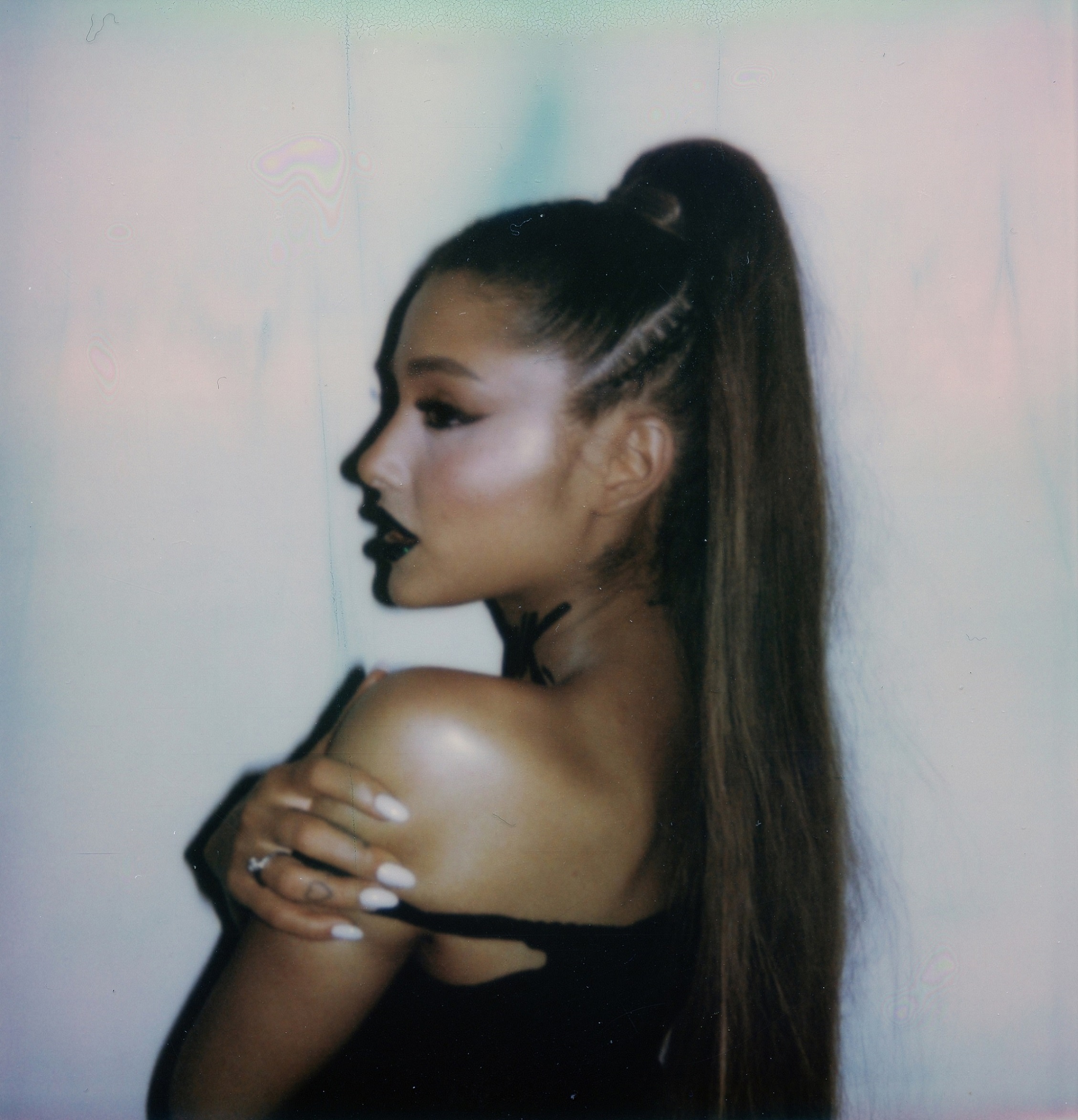 アリアナ グランデ 最新al Thank U Next のリリースを記念してオリジナル ノートを3名様にプレゼント Daily News Billboard Japan アリアナ グランデ 最新al Thank U Next のリリースを記念してオリジナル ノートを3名様にプレゼント Daily News Billboard Japan