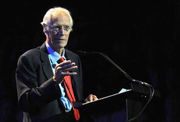 「『3月8日はなんの日？』“5人目のビートルズ”ジョージ・マーティンの命日　没後3年」1枚目/1