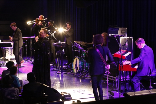 「セント・ポール＆ザ・ブロークン・ボーンズ　初来日の大阪公演のライブレポートが到着」1枚目/6