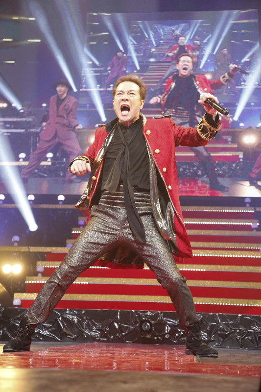 「田原俊彦、切れた息は、芝居かリアルか？――NHKホールでの完璧なエンターテインメント」1枚目/6