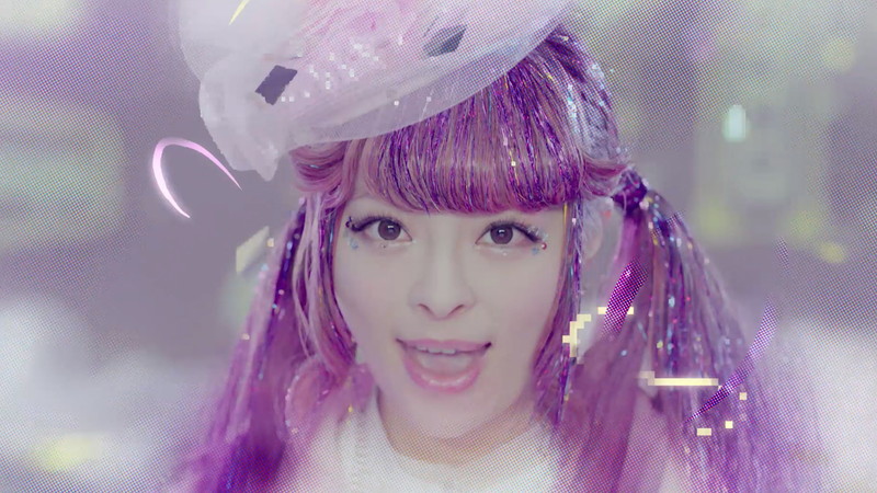 きゃりーぱみゅぱみゅ、新曲「きみがいいねくれたら」MVに社会風刺的