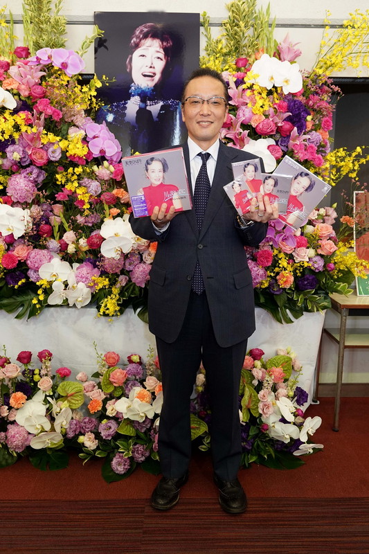 「美空ひばり、生涯枚数売上げ1億枚突破「皆さまが1枚ずつ買ってくださったお陰」」1枚目/7