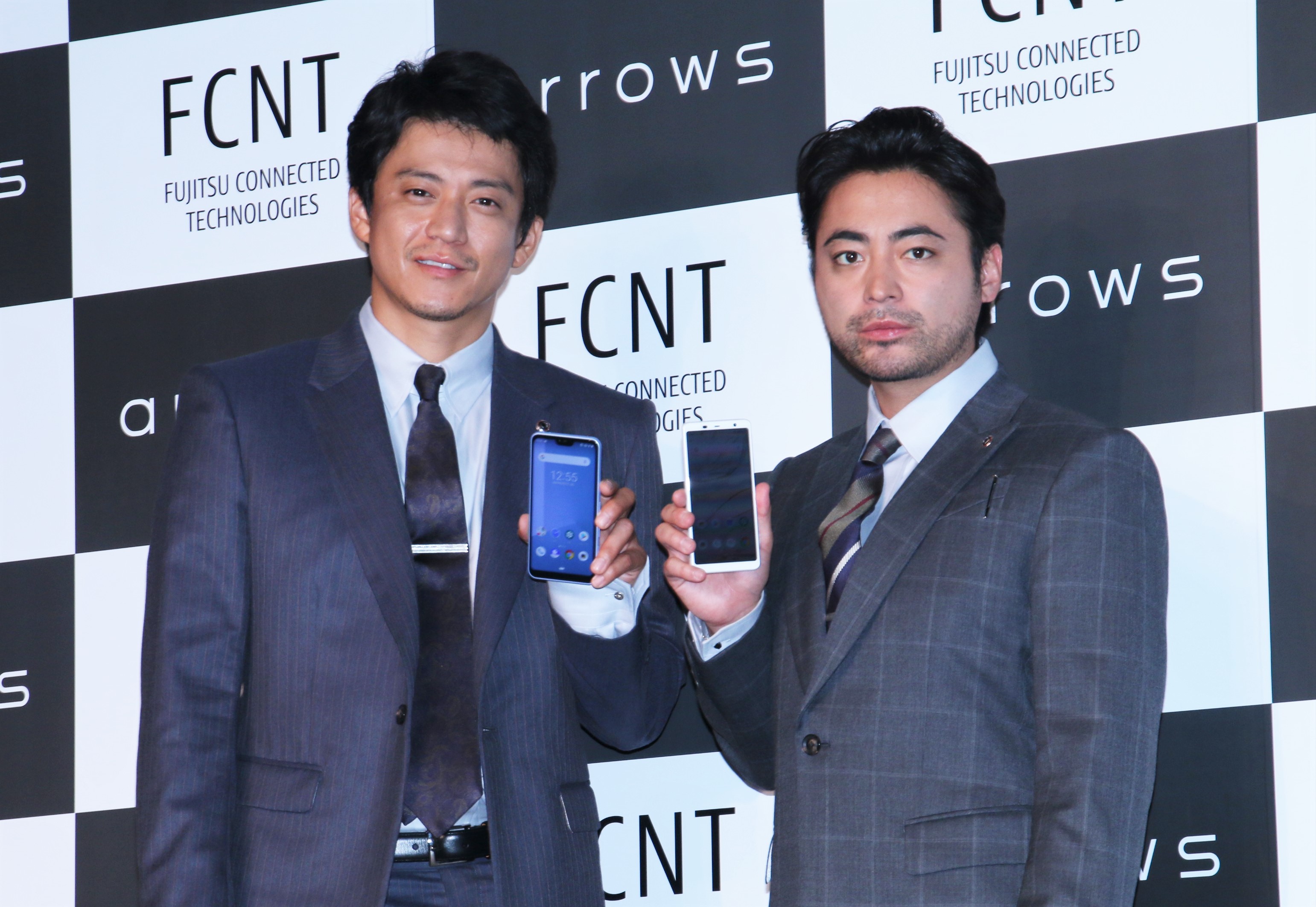 小栗旬 高所恐怖症なのですごく怖かった 山田孝之 毎回年齢を痛感させられる Daily News Billboard Japan