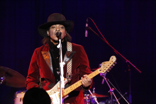 ＜ライブレポート＞ザ・タイムの元メンバー、ジェシー・ジョンソンが大阪に降臨 “ギター・レジェンド”にファン歓喜