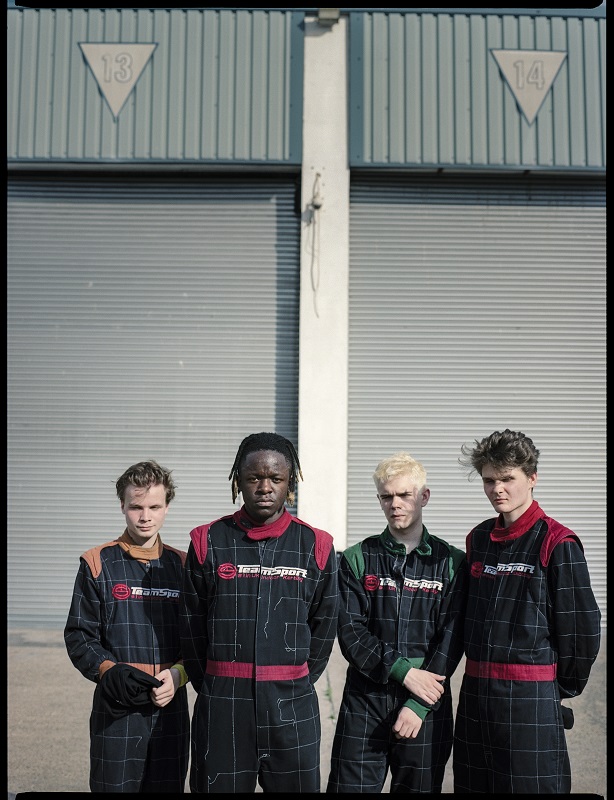 「black midi、来日ツアー東京公演のサポートアクトにDos Monos出演決定」1枚目/4