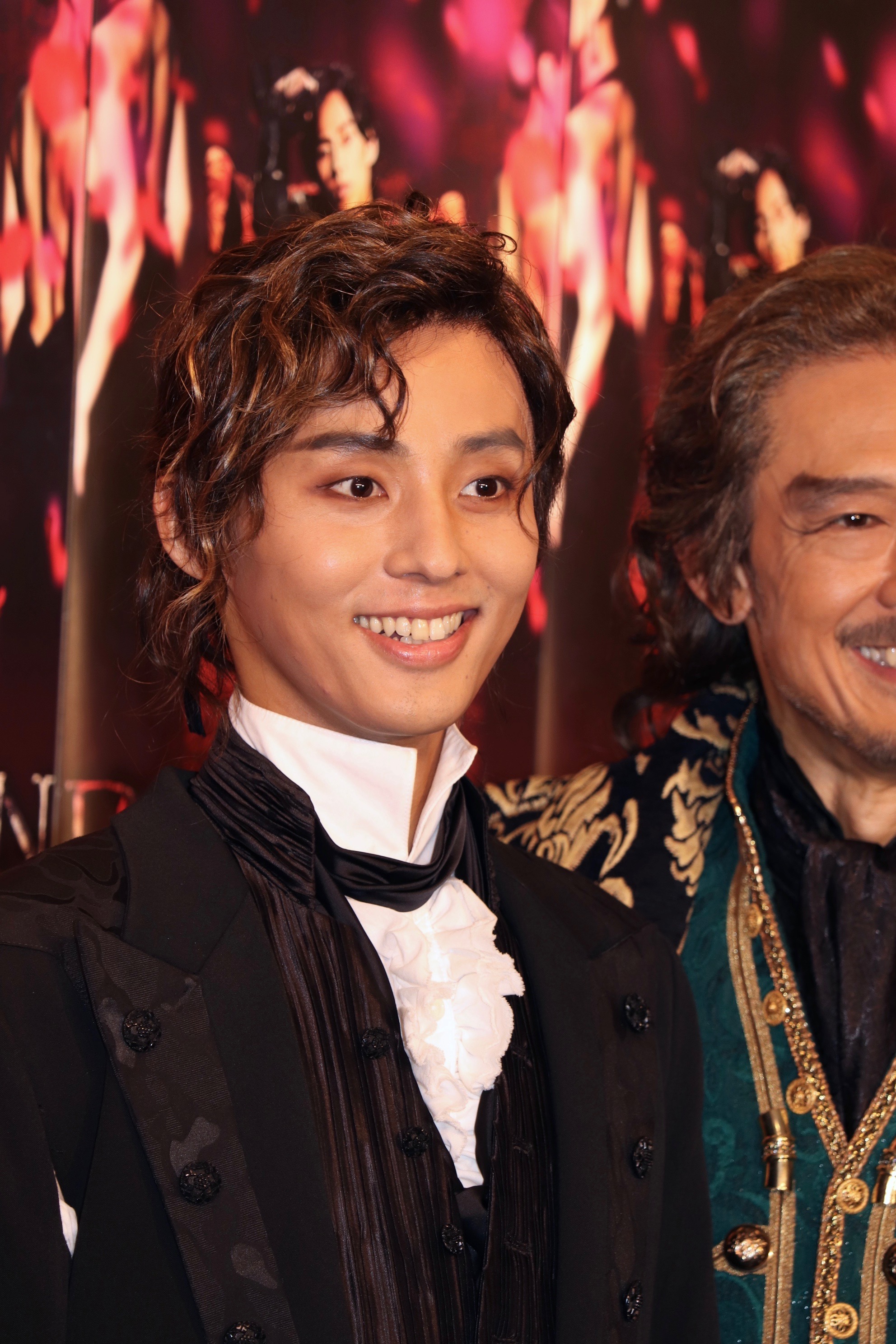 藤ヶ谷太輔♥激レア♥プリングル1815♥ボア♥ガウン♥ 1PIU1UGUALE3 藤ヶ谷太輔「抱かれるような気持ちで来て」 初ミュ－ジカルでプレ－ボ