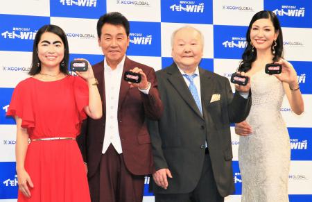 「五木ひろしと加藤一二三がデュエットを披露　加藤「今日の自己評価は８５点」」1枚目/1