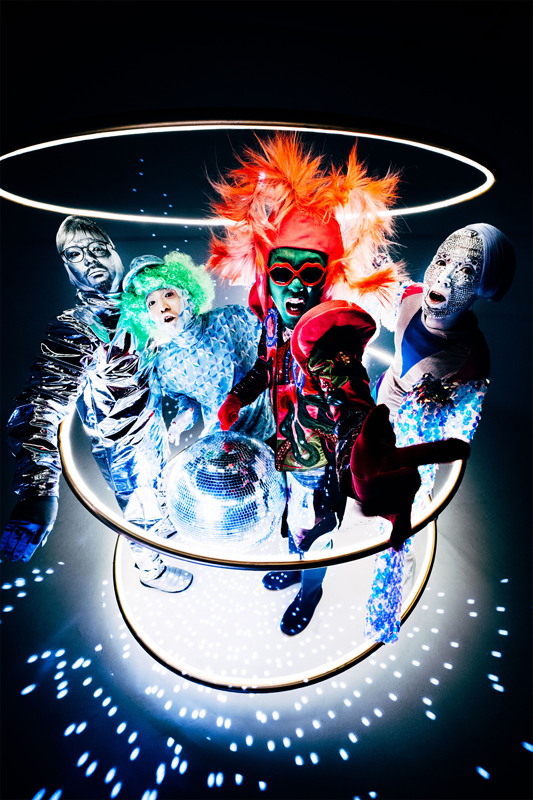 「the telephones、新アルバム『NEW！』の発売と5月の結成15周年記念ライブを延期へ」1枚目/1