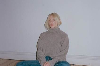 「ローラ・マーリング、最新作『ソング・フォー・アワ・ドーター』の国内盤リリース決定」1枚目/2