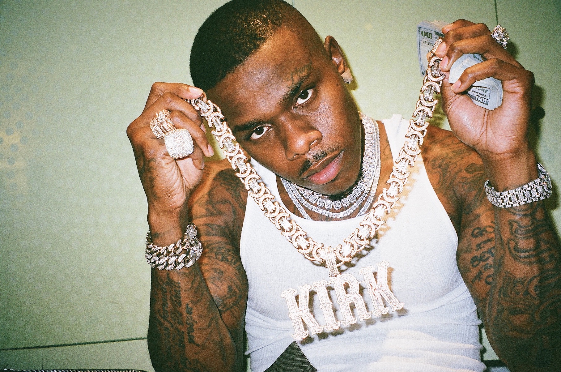 Bet Awards ダベイビー 全米1位獲得 ロックスターfeat ロディ リッチ のパフォーマンスでジョージ フロイドの最期を再現 Daily News Billboard Japan Bet Awards ダベイビー 全米1位獲得 ロックスターfeat ロディ リッチ のパフォーマンスでジョージ フロイドの最期を再現 Daily News Billboard Japan