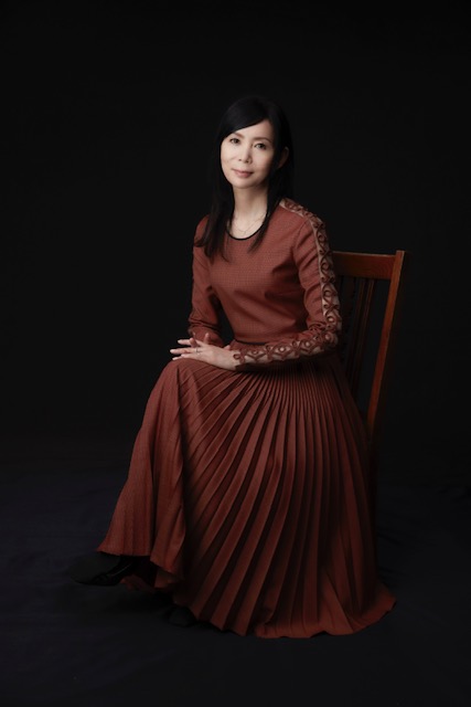 「竹内まりやが民放FM誕生50周年SP番組のメインパーソナリティに決定、山下達郎との対談も」1枚目/2