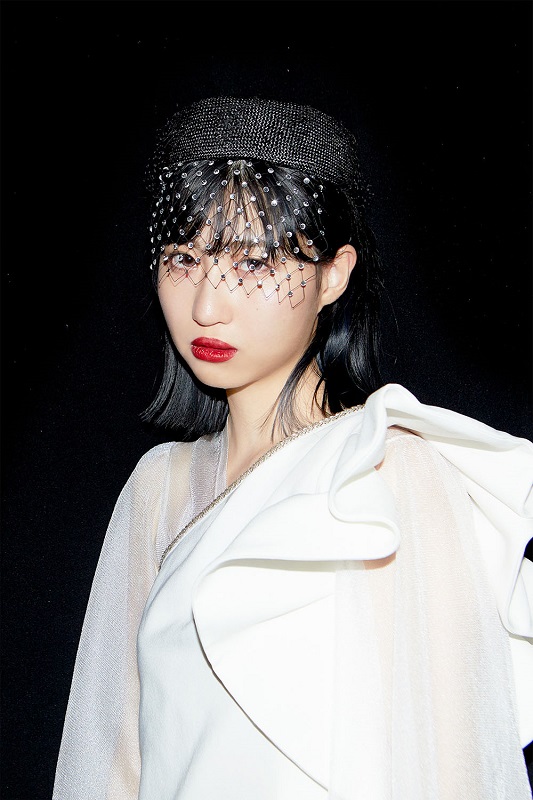 「eill、ミニアルバム『LOVE/LIKE/HATE』本日リリース　19時よりインスタライブ配信も」1枚目/3