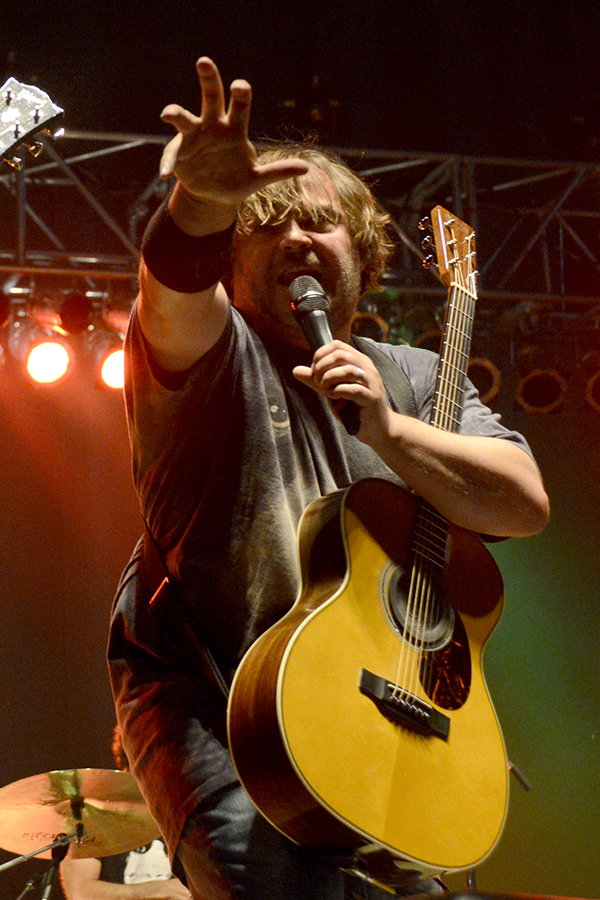 「ジャック・ブラック、「WAP」ダンスを水着姿で披露」1枚目/1