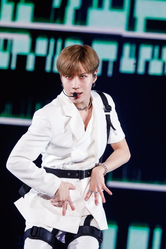 「テミン、史上初のカウントダウンライブ映像をユニカビジョン放映」1枚目/2