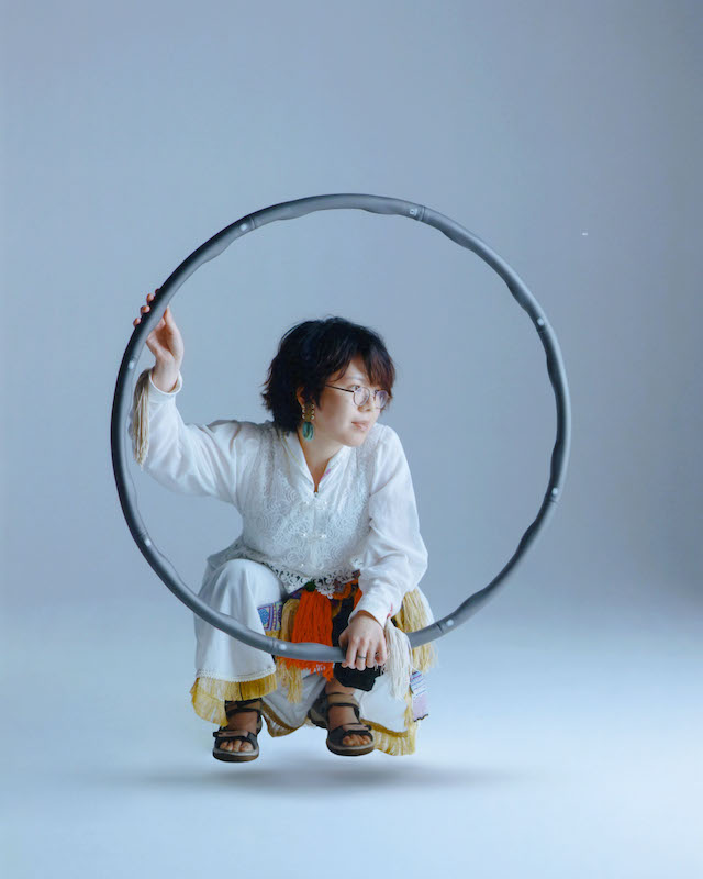 「中村佳穂が「三百六十五歩のマーチ」歌う、サントリー BOSSのウェブCM「365 STEPS」」1枚目/3