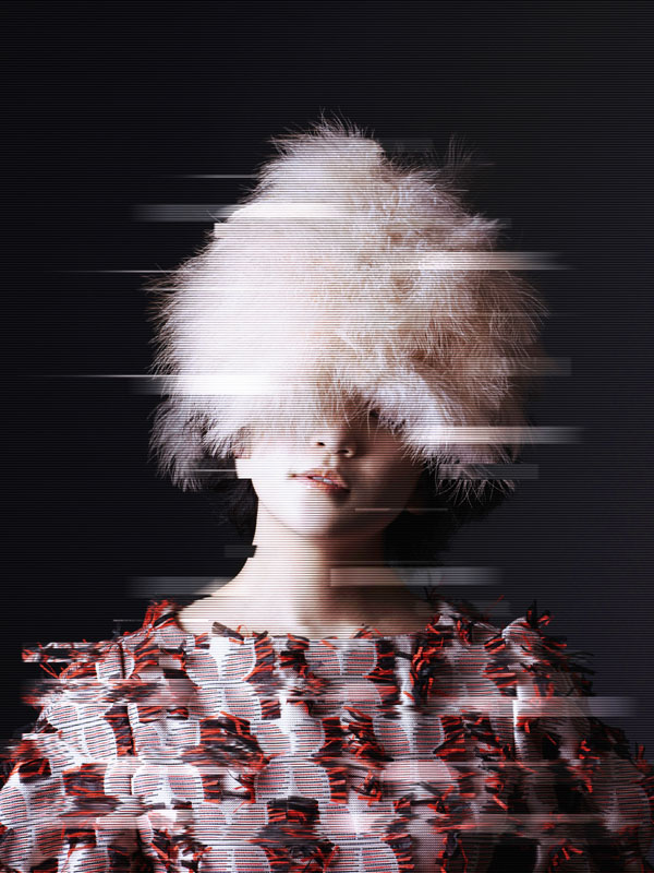 「mahina、初めて素顔を見せるニューシングル「HIKARI」のMVをフル公開」1枚目/2