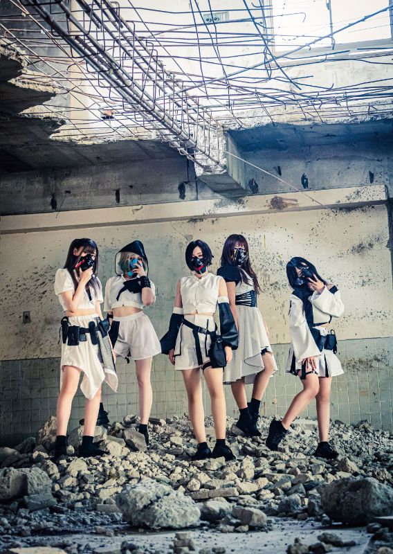 「8bitBRAINの新曲「Black Sabbath」MV公開」1枚目/2