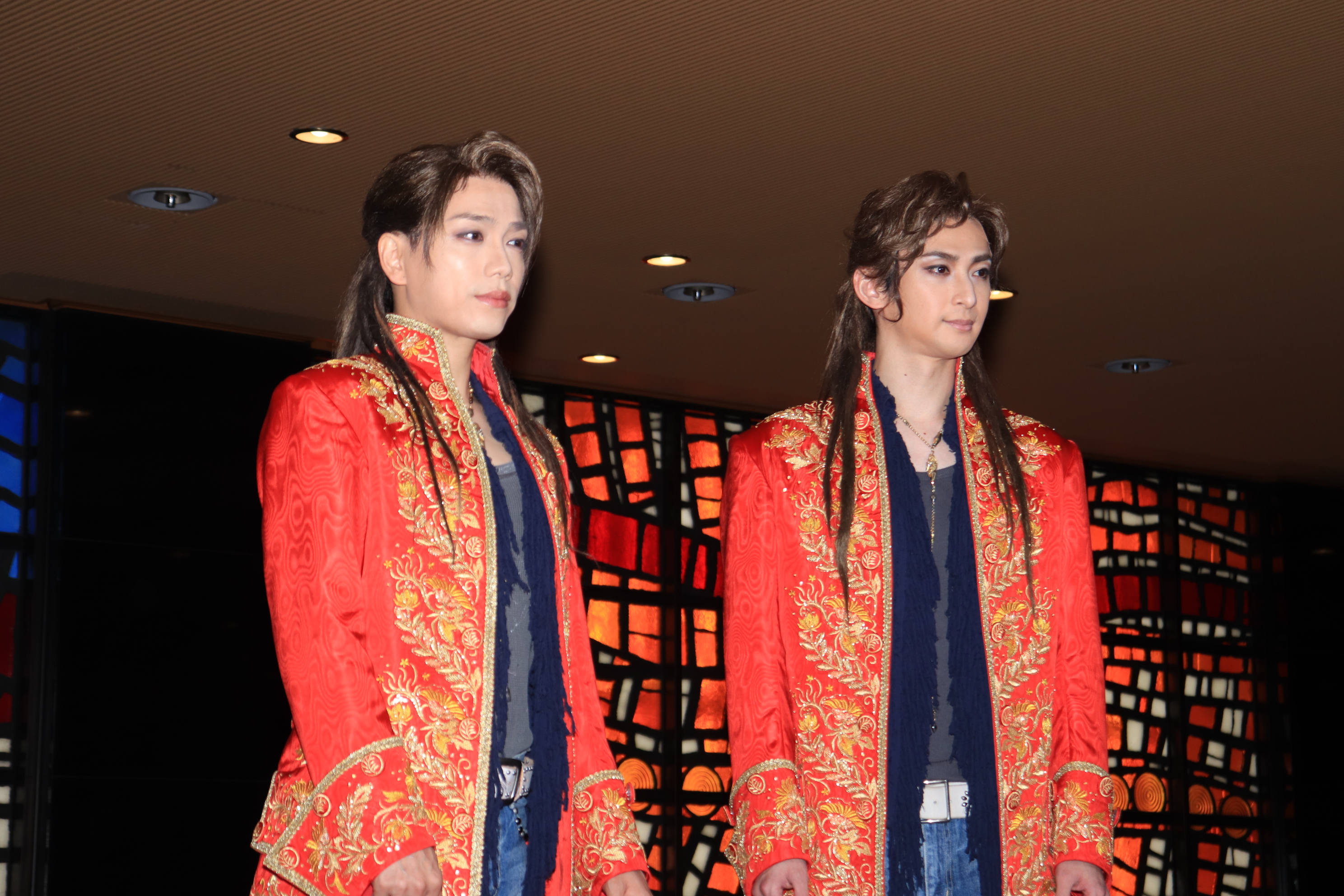 朝ドラ エ ル でライバル役の山崎育三郎と古川雄大 ミュ ジカルでも 関係は全く変わらない Daily News Billboard Japan