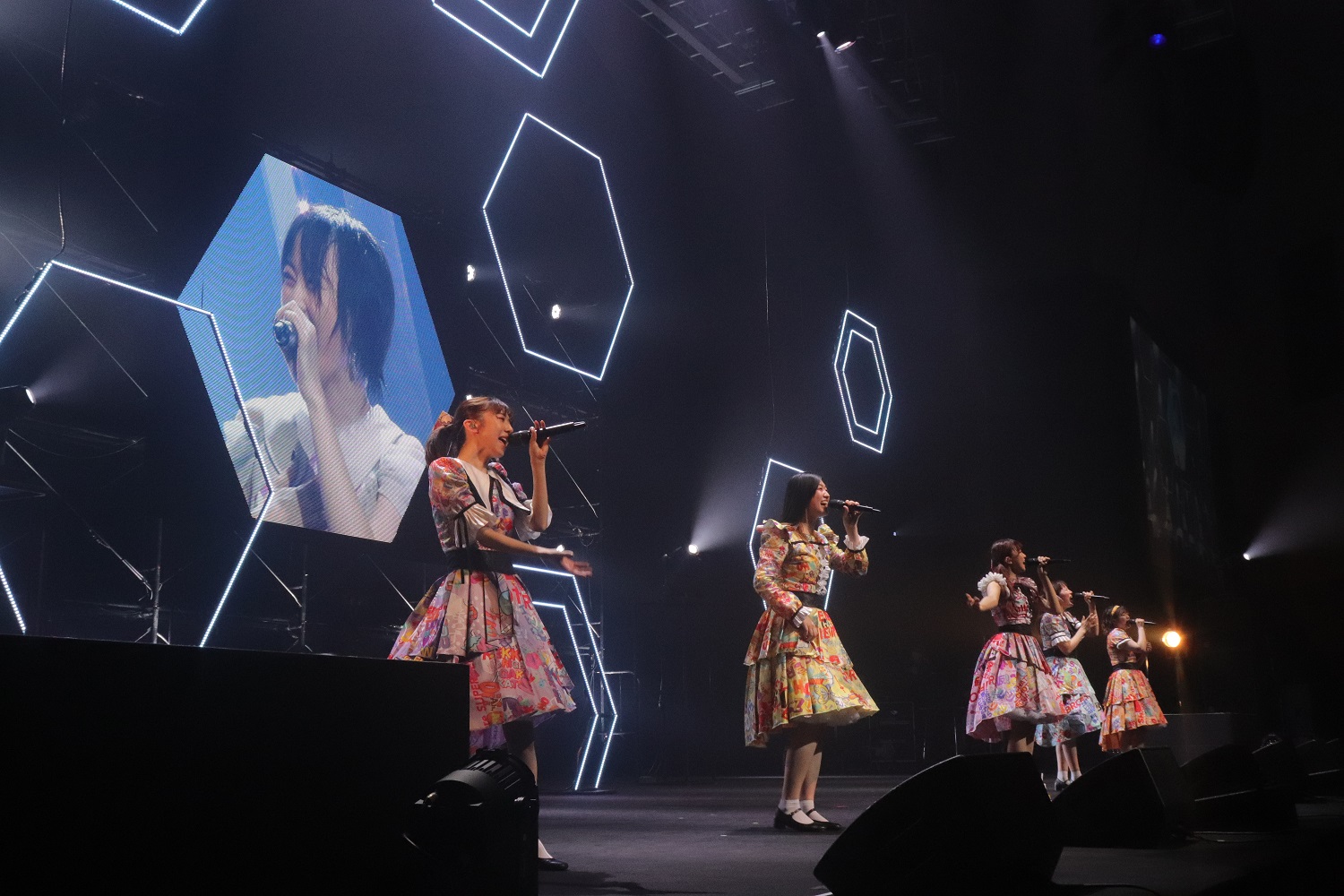 エビ中、全国ツアーを無事完走 安本彩花からの手紙にメンバーは涙（5/1