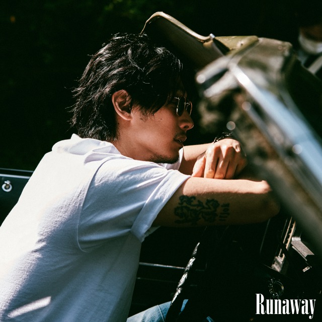 「「Runaway」ジャケット」2枚目/2