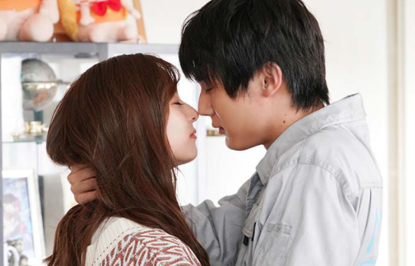 「「ボクの殺意が恋をした」中川大志“柊”と新木優子“葵”の不意打ちキスに   「視聴者がキュン死しました」」1枚目/1