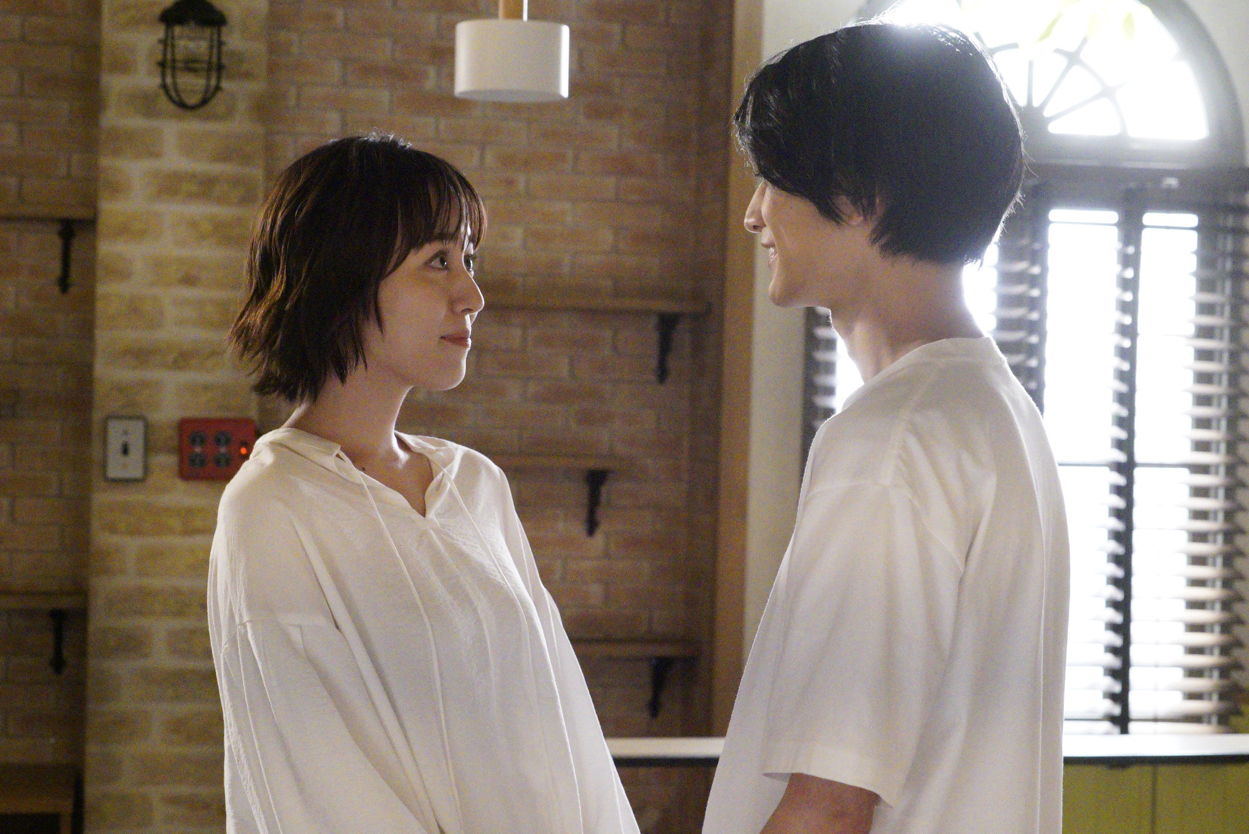 推しの王子様」“泉美”比嘉愛未が“航”渡邊圭祐に告白 「鍵を締めてキス