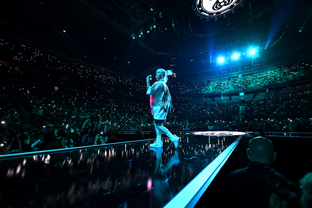 ビリー アイリッシュ セサミストリート で ハピアー ザン エヴァー の替え歌をカウント伯爵とデュエット Daily News Billboard Japan