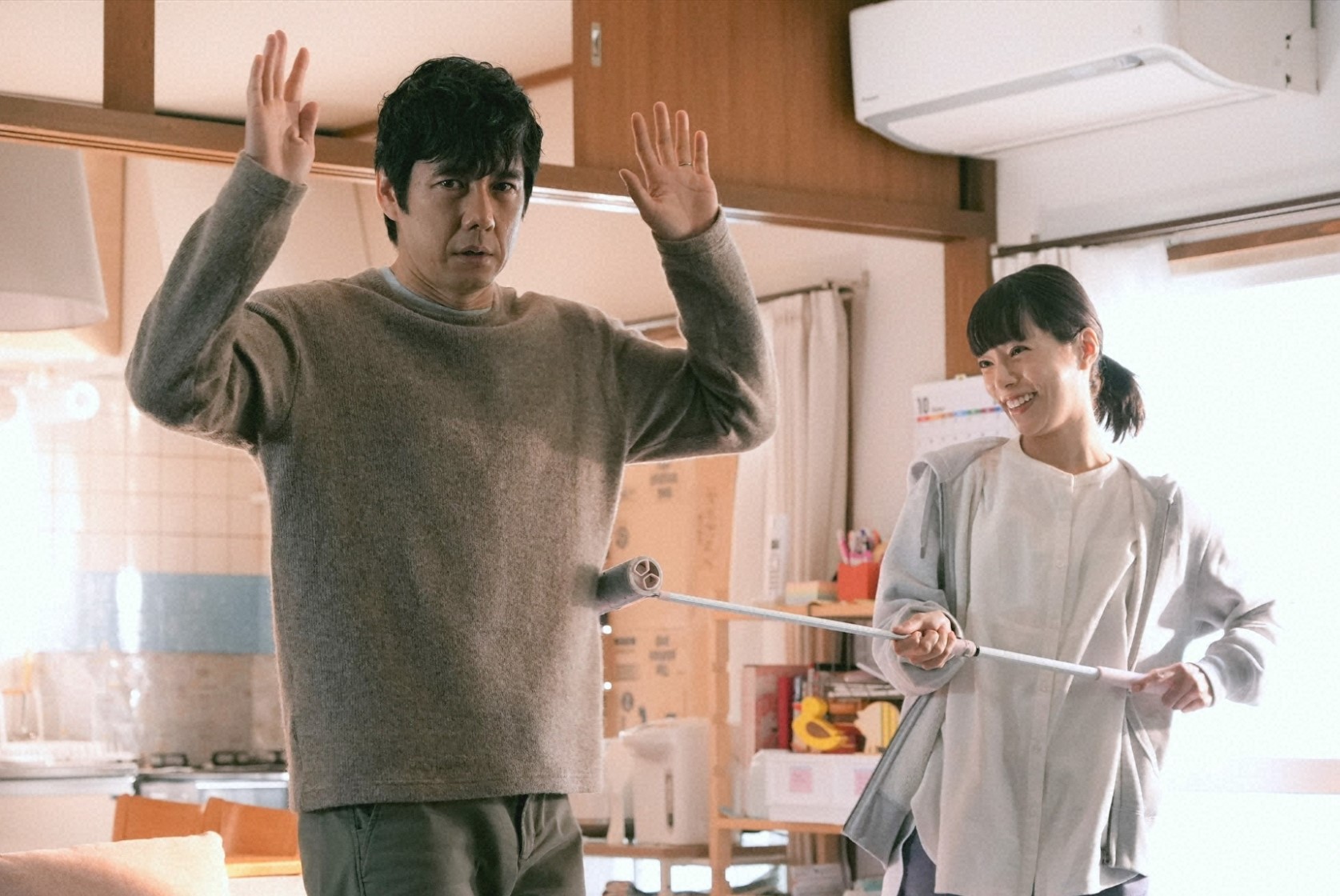 真犯人フラグ」“凌介”西島秀俊がレアな傘を発見 「“菱田”桜井ユキの
