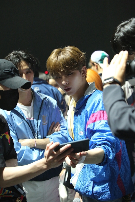 「（C）2021 STARSHIP ENTERTAINMENT Co. Ltd ALL RIGHTS RESERVED. MADE IN KOREA」24枚目/27