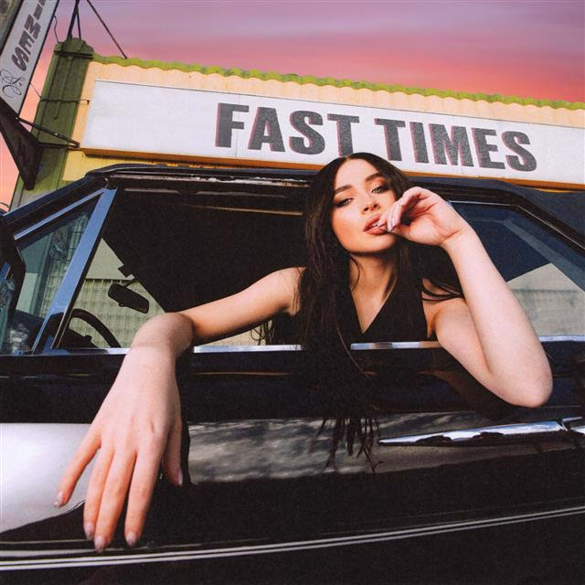「サブリナ・カーペンター、新たな一面が垣間見れる新曲「Fast Times」のMV解禁」1枚目/1