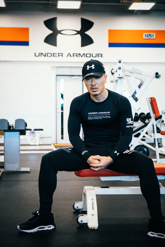 「AK-69 x UNDER ARMOUR」2枚目/4