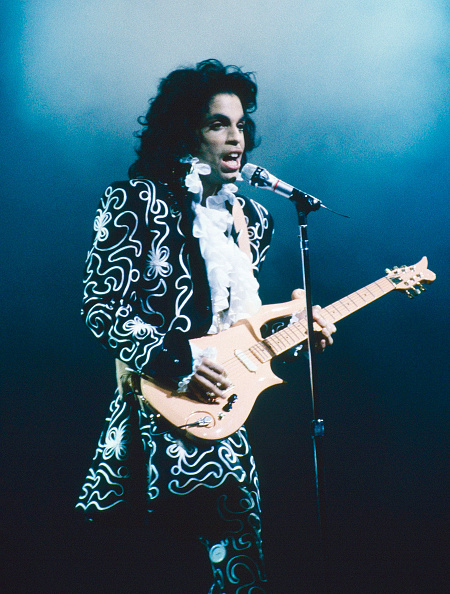 「故プリンス、地元ミネアポリスに壁画制作へ」1枚目/1