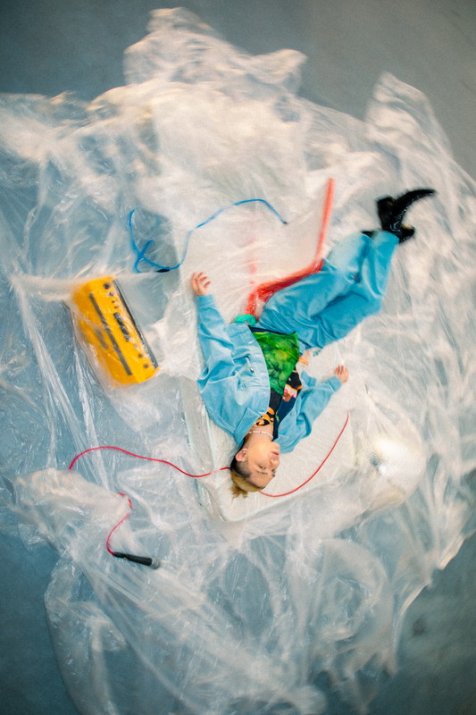 「Rude-α、実体験をユニークに表現した新曲「パパ活Tokyo!!!」MVプレミア公開」1枚目/2