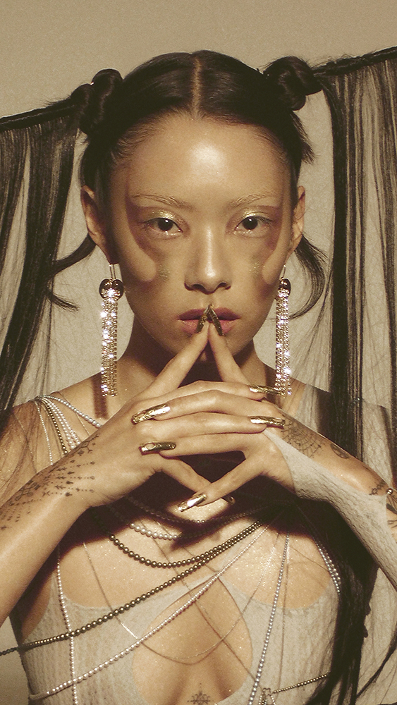 「リナ・サワヤマ、1stアルバム『SAWAYAMA』の来日記念盤発売へ」1枚目/1