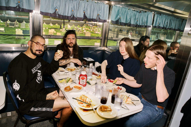 「ドライ・クリーニング、2ndアルバム『Stumpwork』完成＆新曲「Don&#039;t Press Me」のアニメMV解禁」1枚目/2