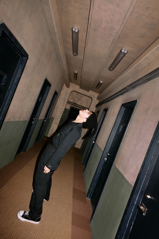 「	J-HOPE」2枚目/3