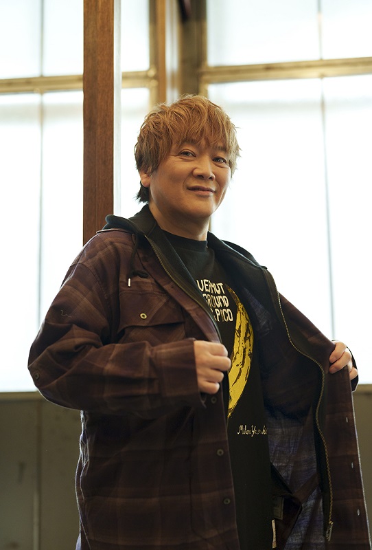 「影山ヒロノブ、『ウルトラマンデッカー』EDテーマ「カナタトオク」のリリックMVを8/6プレミア公開」1枚目/2