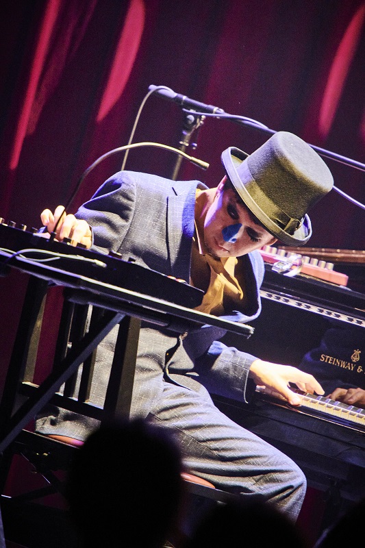 「Photo by ViVi Koharu」4枚目/19